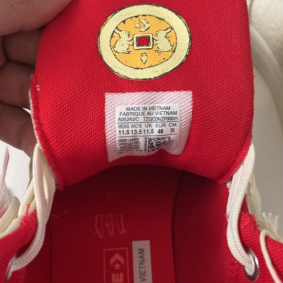 Converse Rabbit Limited edition new never used - Picture 4 of 10